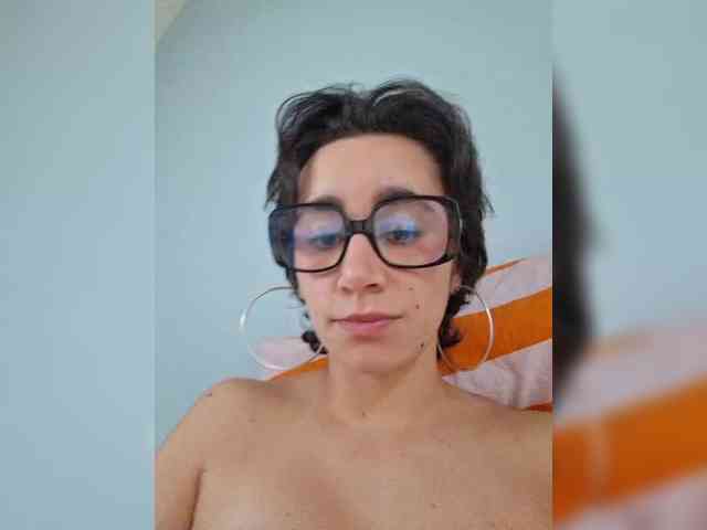 AntoniaDilune webcam