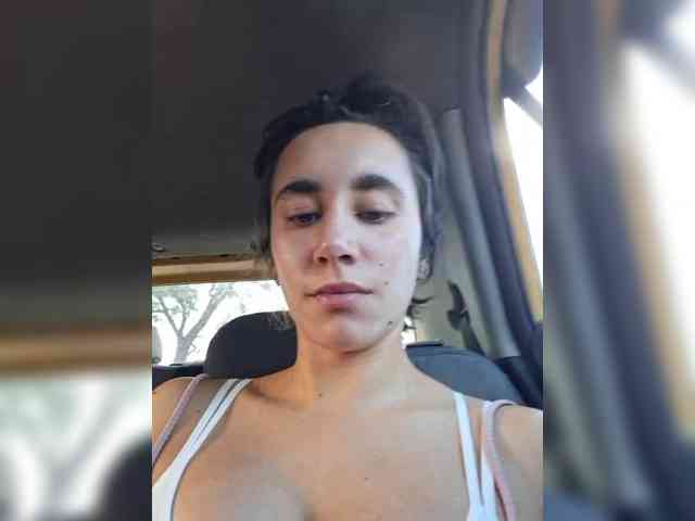 AntoniaDilune webcam