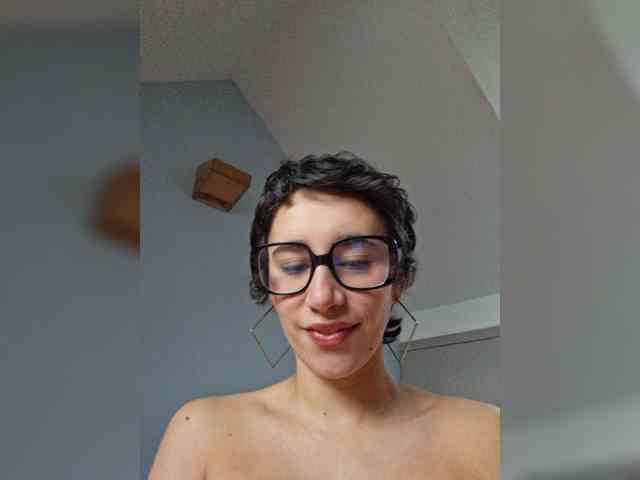 AntoniaDilune webcam