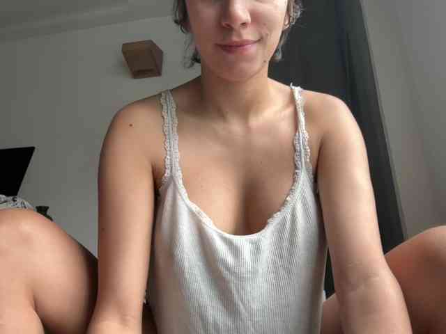 AntoniaDilune webcam