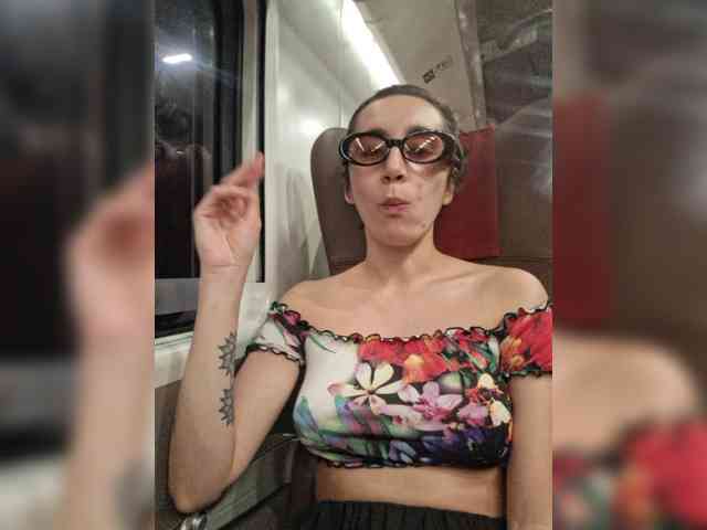 AntoniaDilune webcam