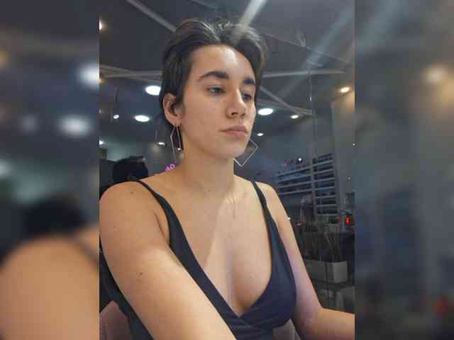 AntoniaDilune webcam