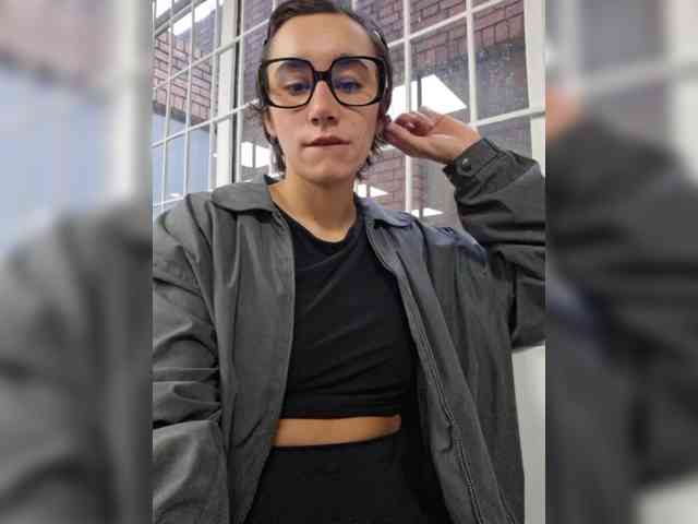 AntoniaDilune webcam