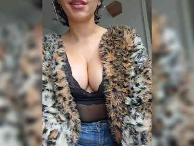 AntoniaDilune webcam