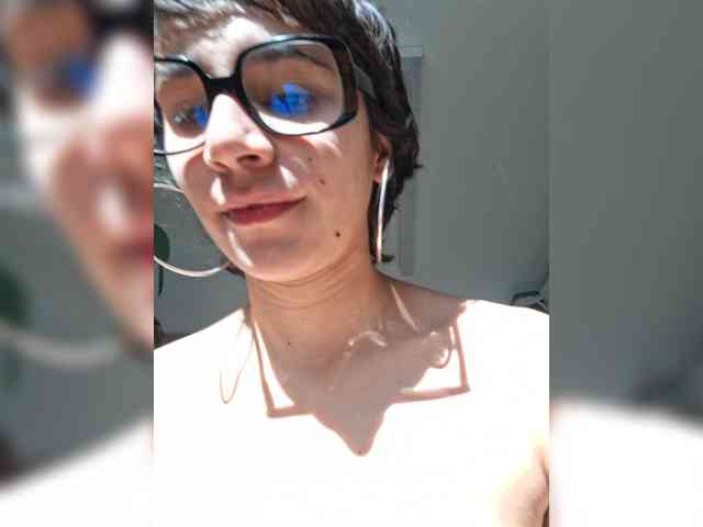 AntoniaDilune webcam