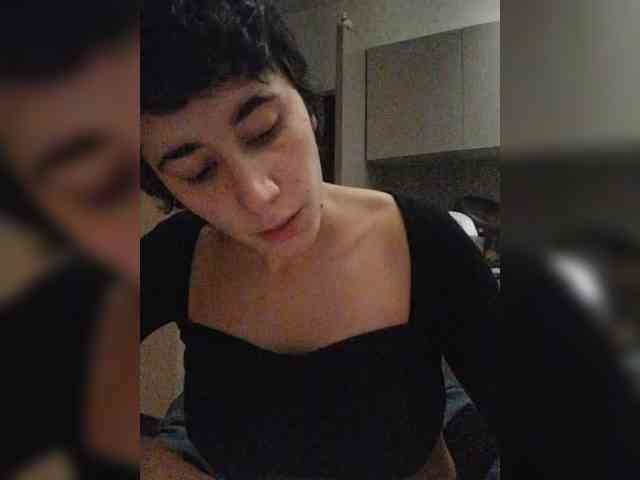 AntoniaDilune webcam