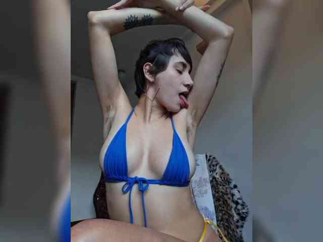 AntoniaDilune webcam