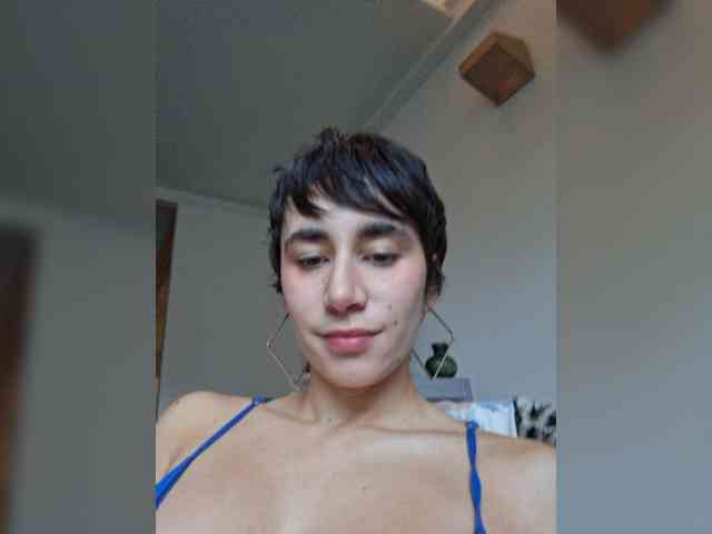 AntoniaDilune webcam