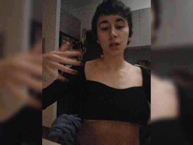 AntoniaDilune webcam