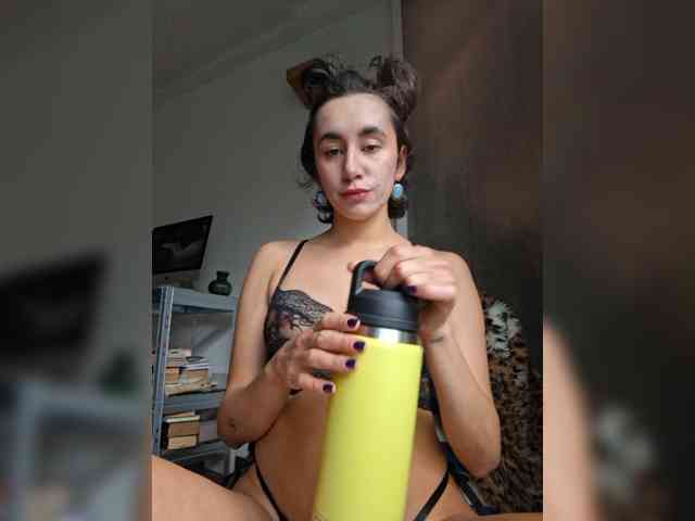 AntoniaDilune webcam