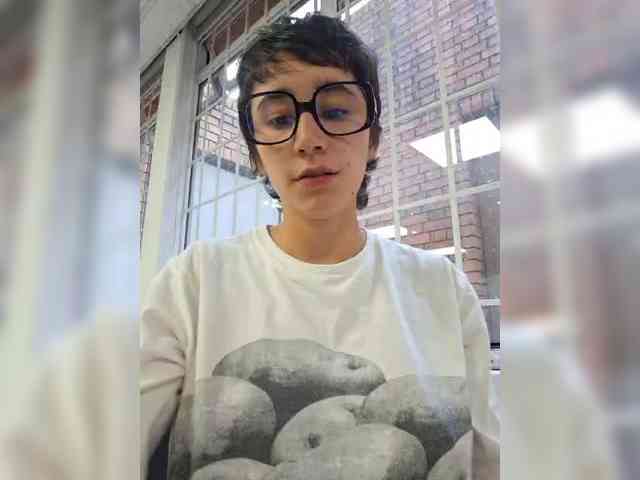 AntoniaDilune webcam