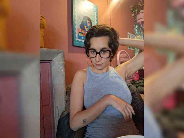 AntoniaDilune webcam