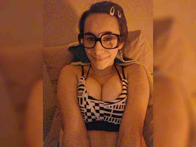 AntoniaDilune webcam