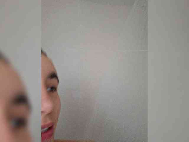 AntoniaDilune webcam