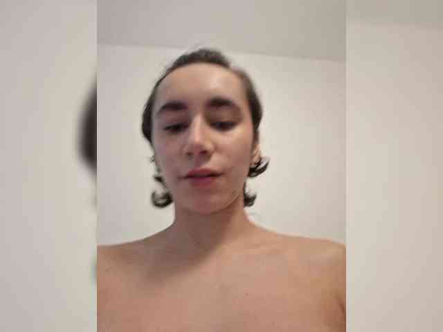 AntoniaDilune webcam