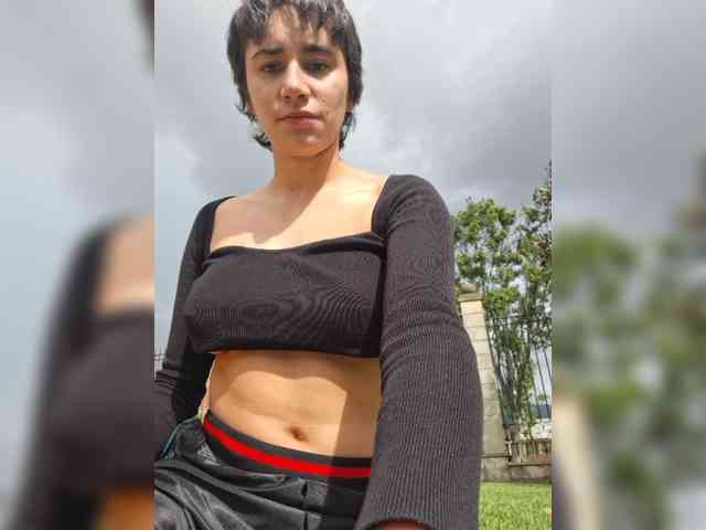 AntoniaDilune webcam
