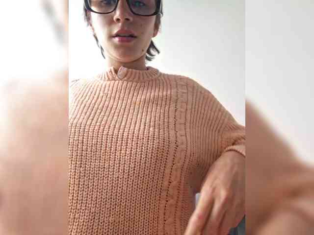 AntoniaDilune webcam