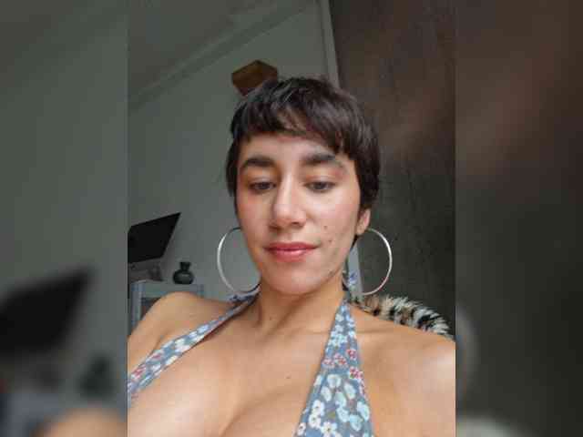 AntoniaDilune webcam