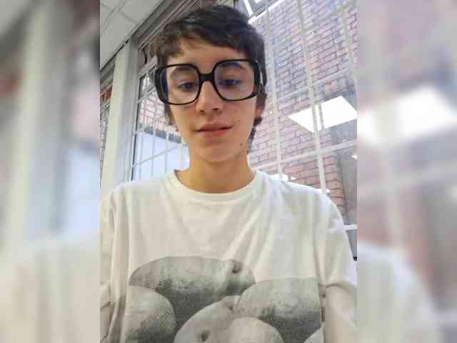 AntoniaDilune webcam