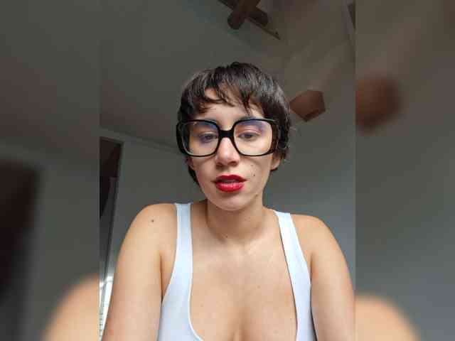 AntoniaDilune webcam