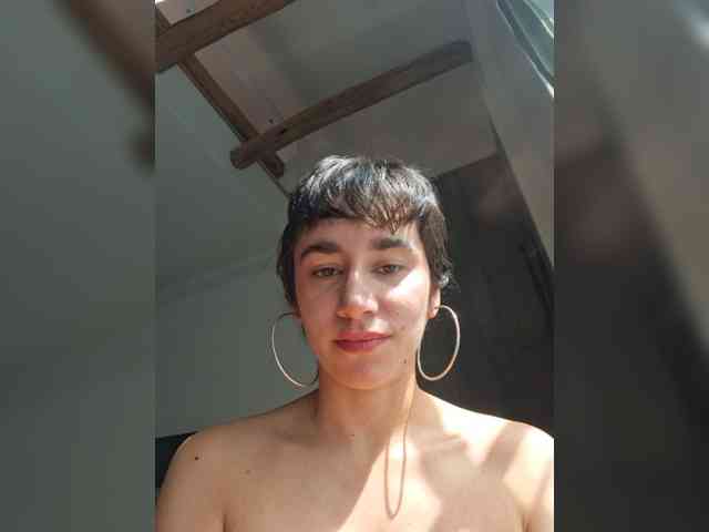 AntoniaDilune webcam