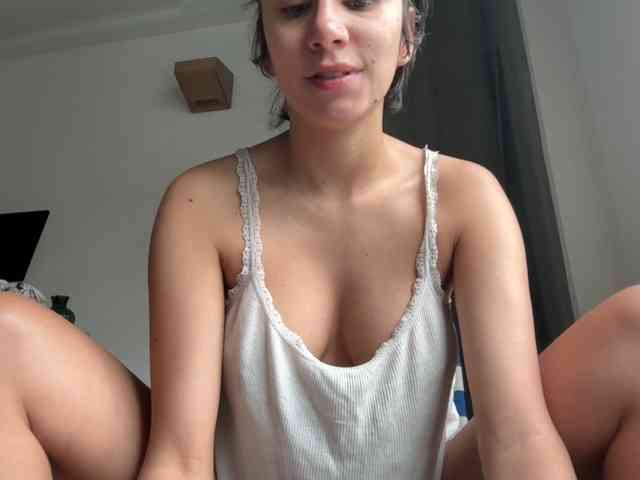AntoniaDilune webcam