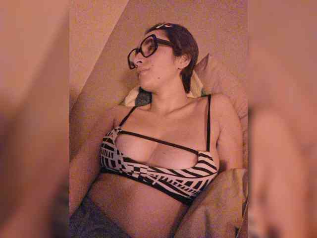 AntoniaDilune webcam