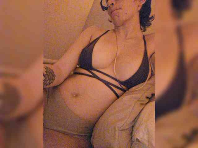 AntoniaDilune webcam