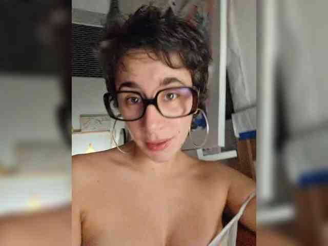 AntoniaDilune webcam