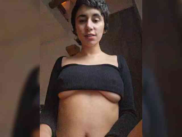 AntoniaDilune webcam