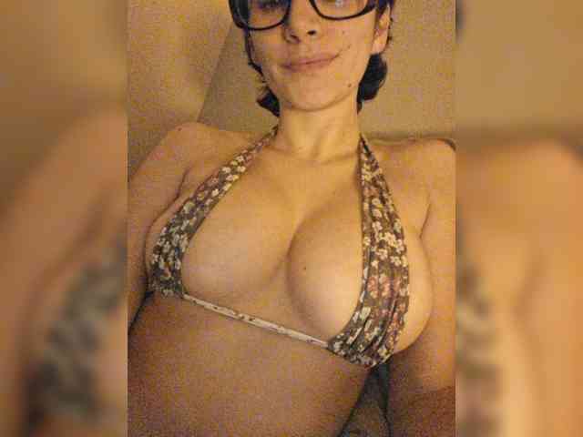 AntoniaDilune webcam