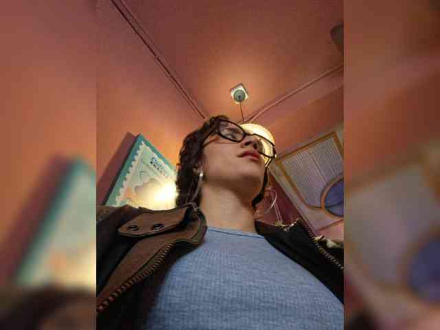 AntoniaDilune webcam