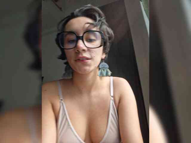 AntoniaDilune webcam