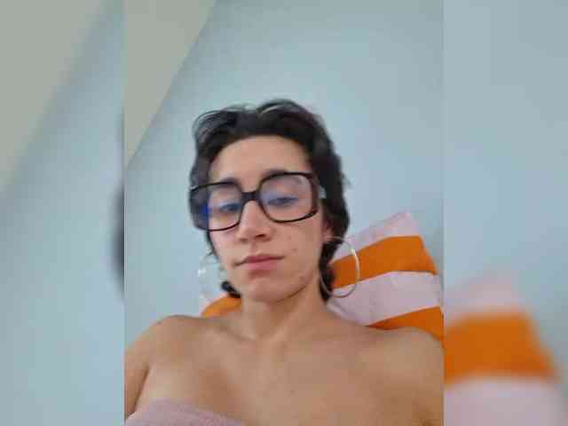 AntoniaDilune webcam