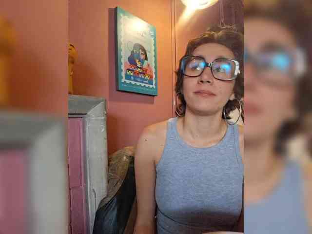 AntoniaDilune webcam