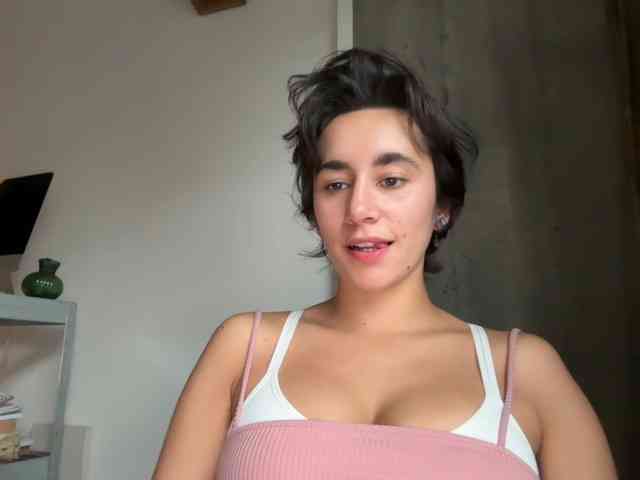 AntoniaDilune webcam