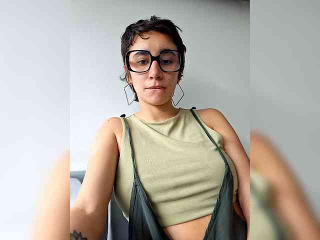 AntoniaDilune webcam