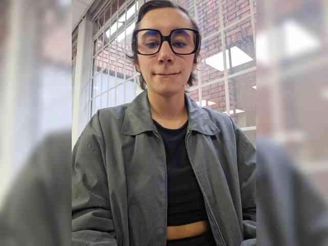 AntoniaDilune webcam