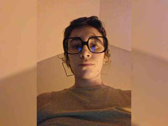 AntoniaDilune webcam