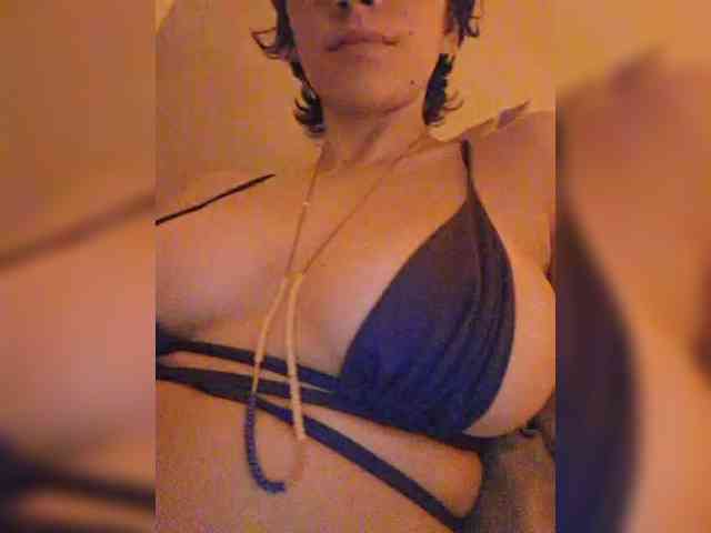 AntoniaDilune webcam