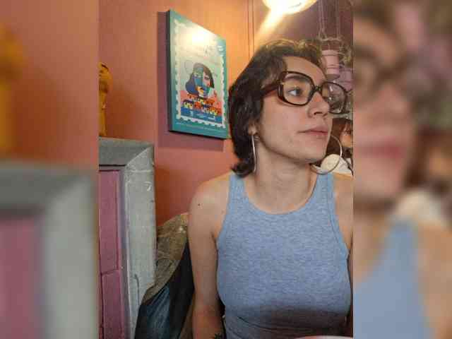 AntoniaDilune webcam
