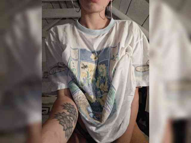 AntoniaDilune webcam