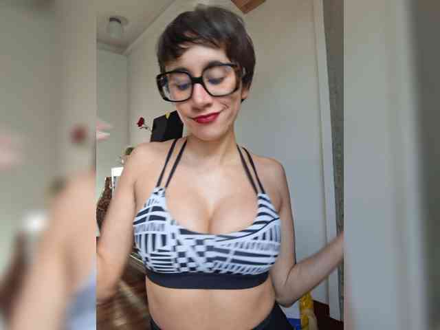 AntoniaDilune webcam