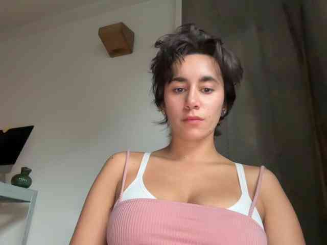 AntoniaDilune webcam