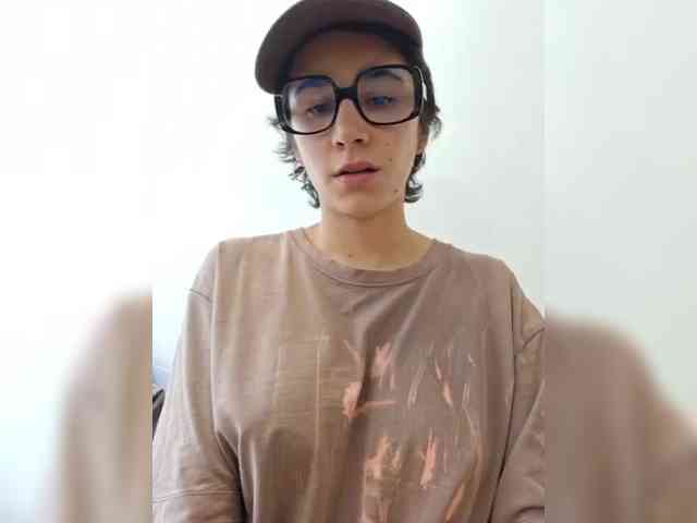 AntoniaDilune webcam