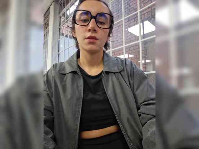 AntoniaDilune webcam