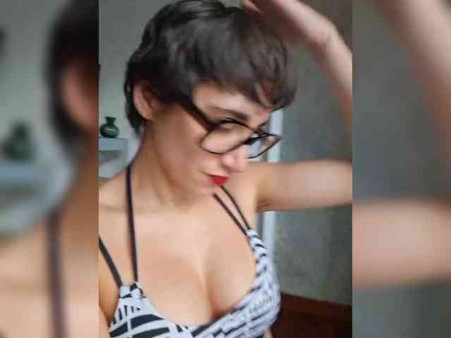 AntoniaDilune webcam