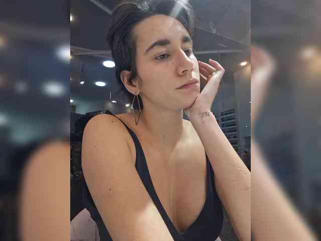 AntoniaDilune webcam