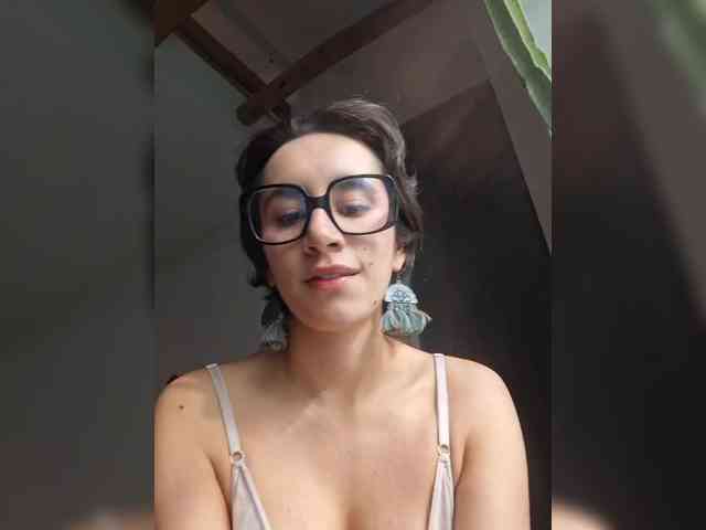 AntoniaDilune webcam
