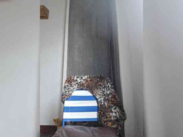 AntoniaDilune webcam